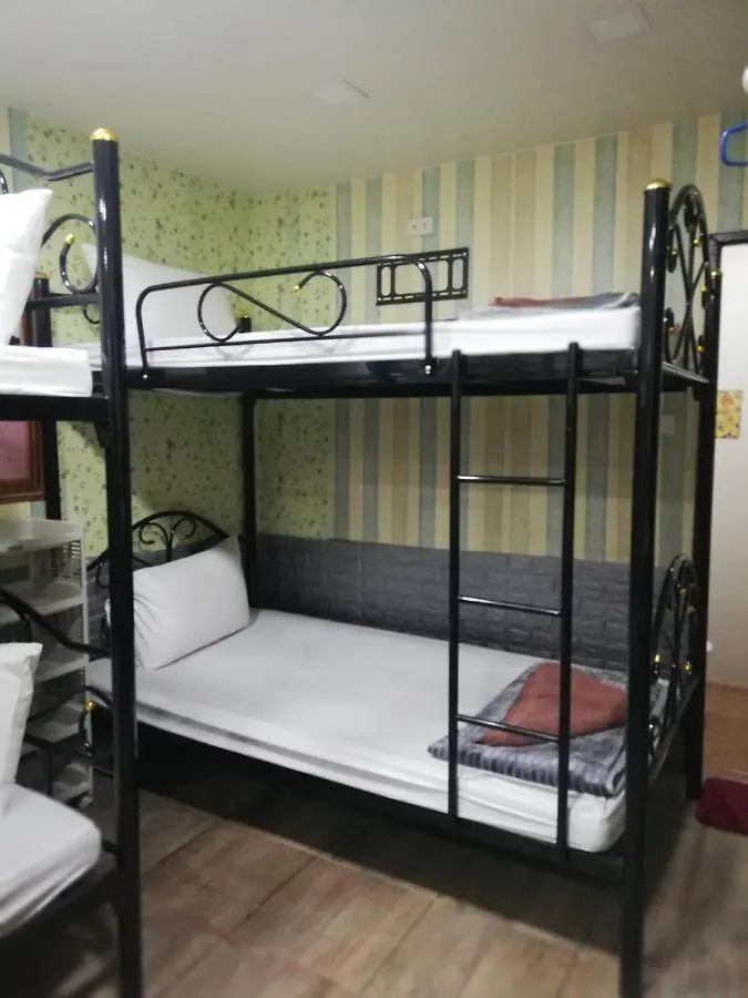 Safe House Phi Phi Island New Improvements Hotel 0*, Phi Phi Don Thailand